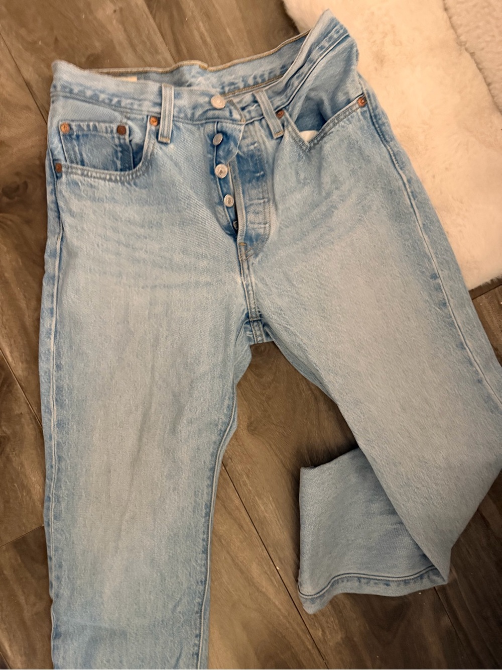 Levis Classic High-Rise Straight Leg Jeans — Light Blue - 501 - Crop - Size 26 - Picture 6 of 8